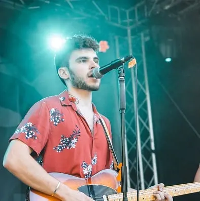 Gitarrenunterricht mit Benjamin Dietrich – News-Grafik aus dem Musikbunker-Archiv