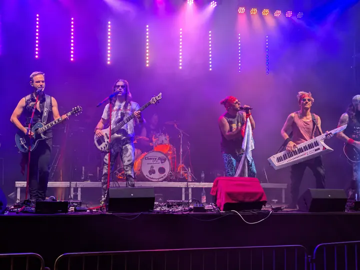 Cherry Gang live auf der Bühne beim Museumsuferfest 2026