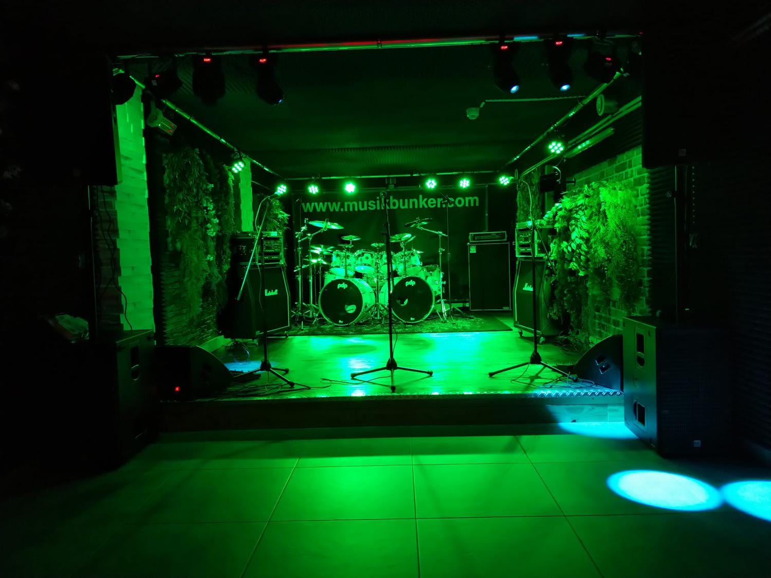 Historische Aufnahme eines Raum- oder Bühnenbereichs 5 im Musikbunker Frankfurt Römerstadt