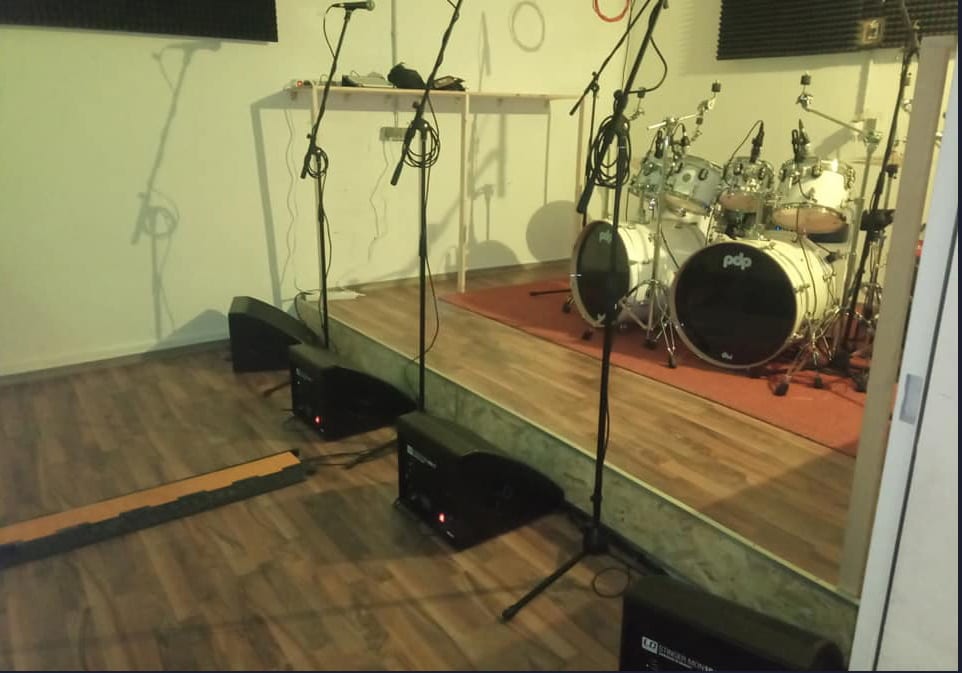 Historische Aufnahme eines Raum- oder Bühnenbereichs 10 im Musikbunker Frankfurt Römerstadt
