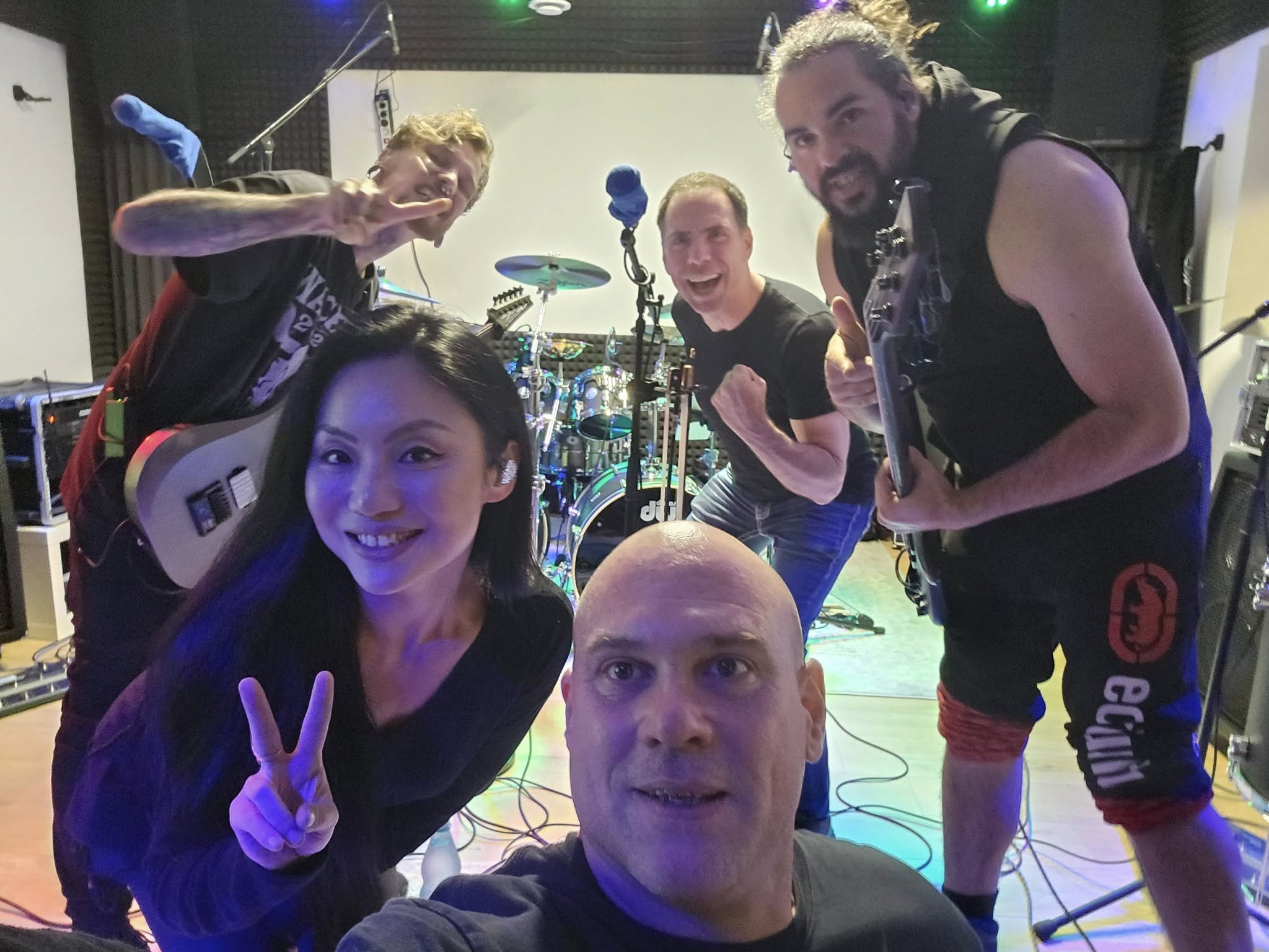 Born mit der Band von Tina Guo